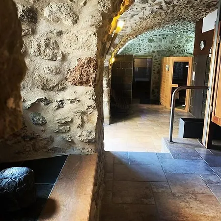 فندق Domaine Saint-roch 3*