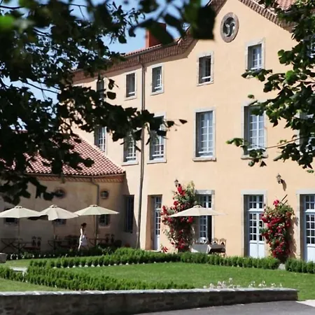 Domaine Saint-roch מלון 3*
