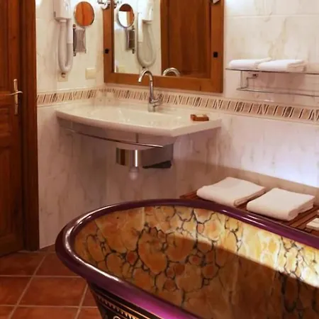 Domaine Saint-roch Hotel