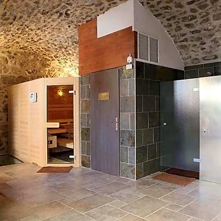 Domaine Saint-roch فندق 3*