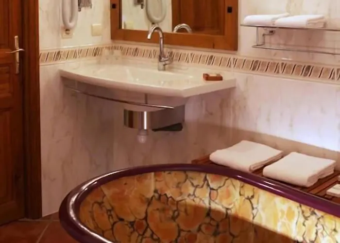 Domaine Saint-roch Hotel